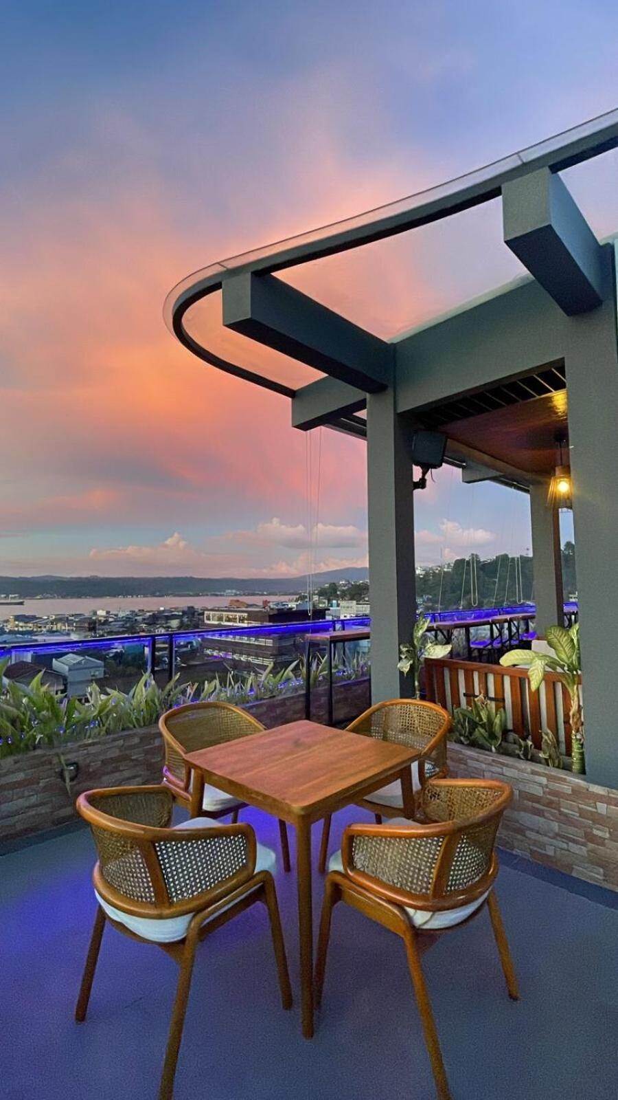 Golden Palace Hotel Batu Merah Esterno foto
